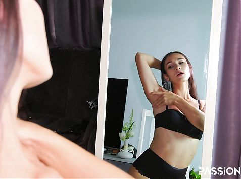 Armpit Fetish Mirror Flashing